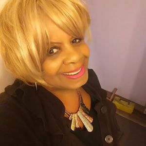 Meet your Posher, Dana